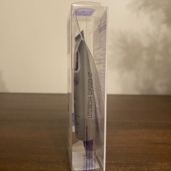 Clean & Clear Advanced Acne Spot Treatment - Picture 3 of 3